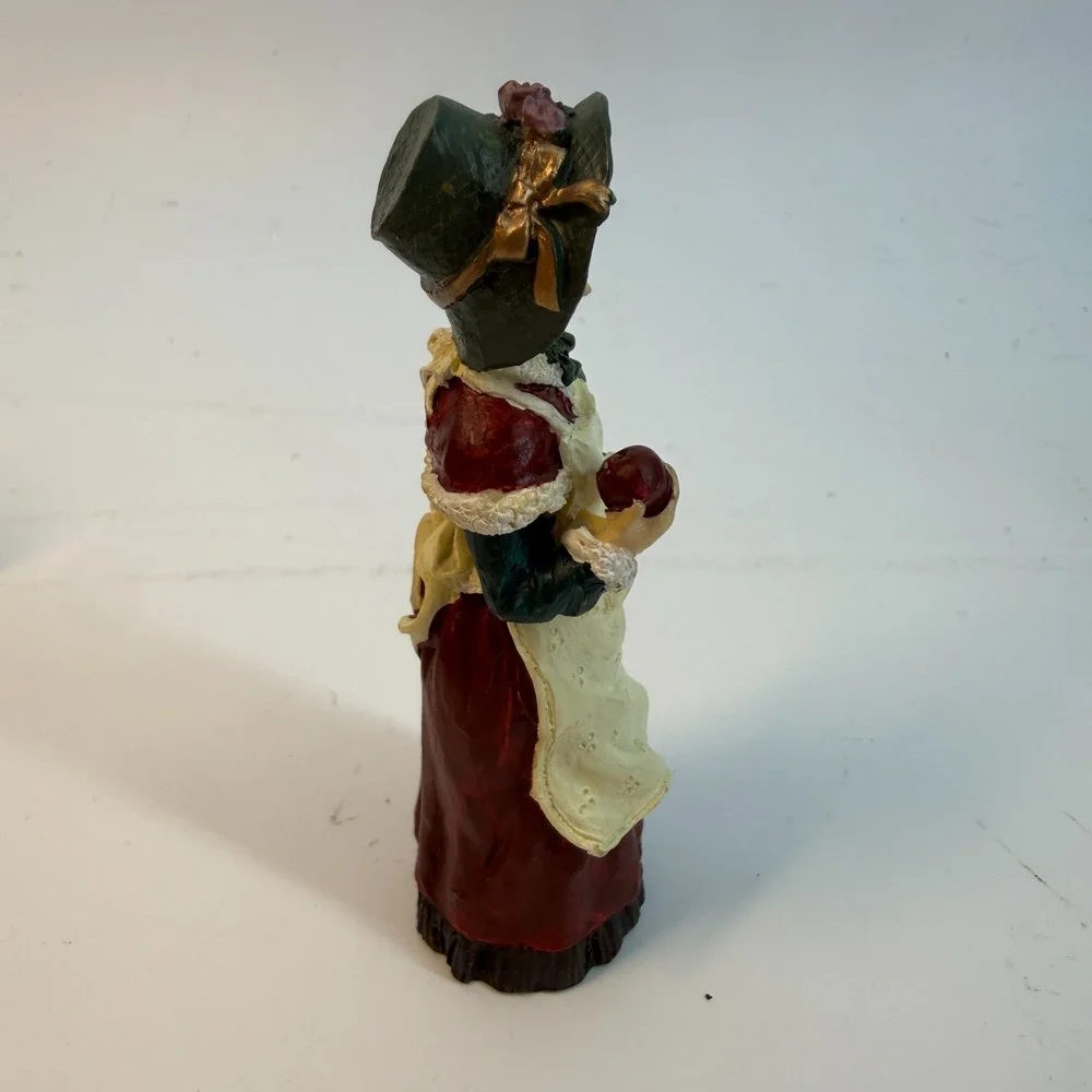 Mervyns? Village Square Christmas Figurine Women w‎ Apron Apple Green Hat